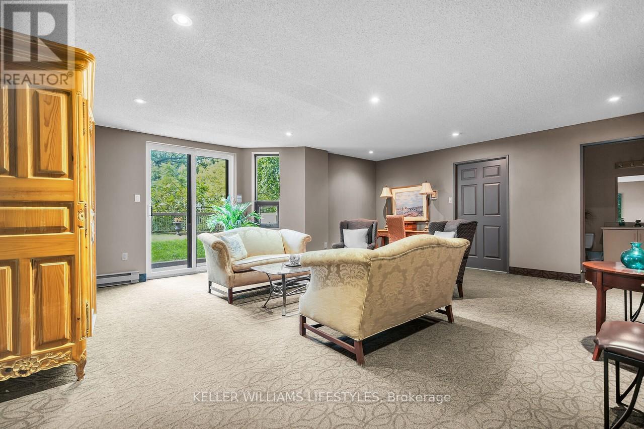 604 - 549 Ridout Street N, London East (East F), ON - Indoor