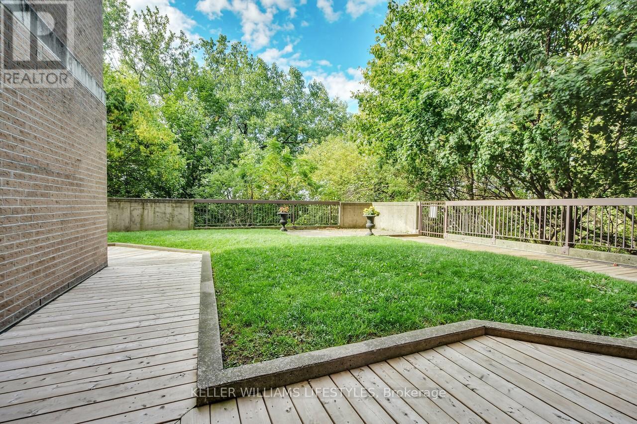 604 - 549 Ridout Street N, London East (East F), ON - Outdoor