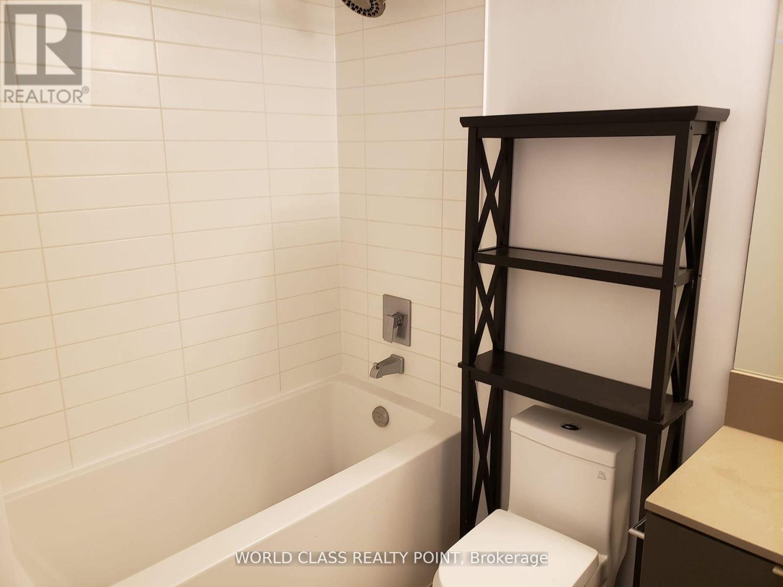 3710 - 181 Dundas Street E, Toronto, ON - Indoor Photo Showing Bathroom