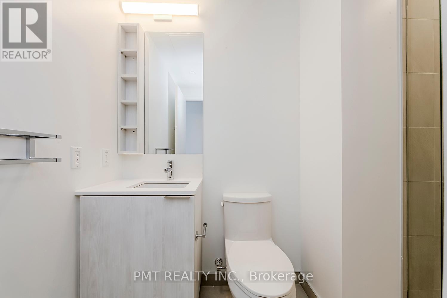 2711 - 7890 Jane Street, Vaughan, ON - Indoor Photo Showing Bathroom