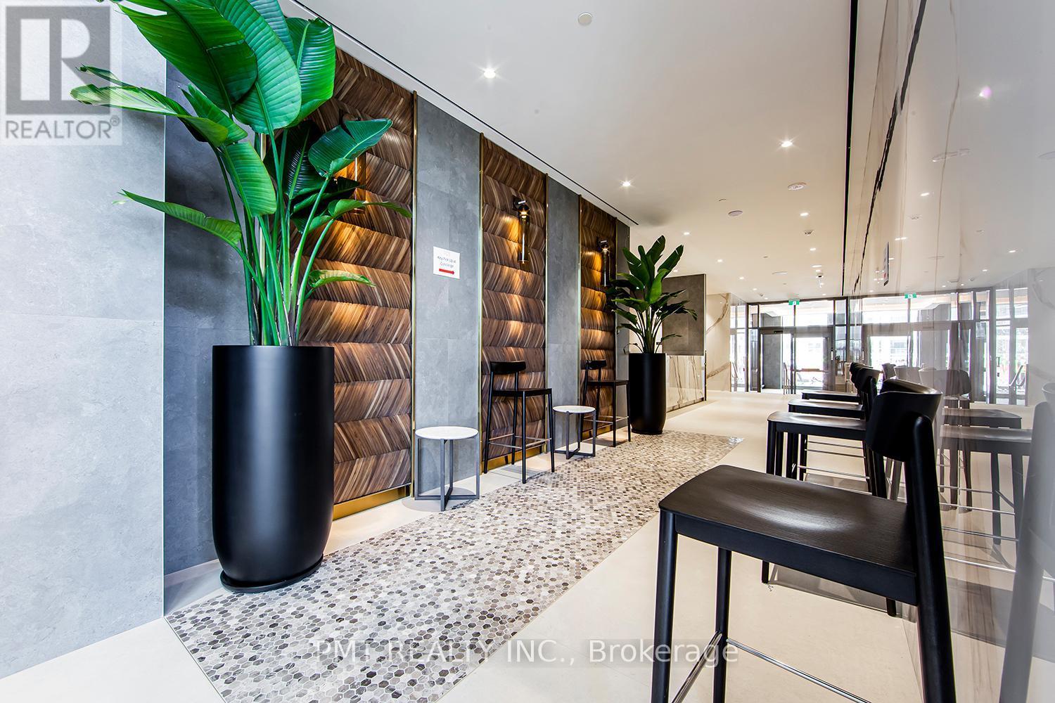 2711 - 7890 Jane Street, Vaughan, ON - Indoor Photo Showing Other Room