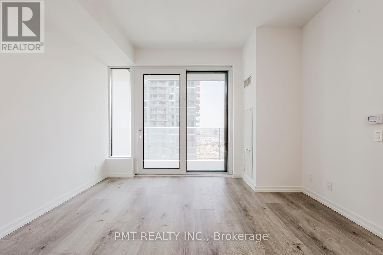 2711 - 7890 Jane Street, Vaughan, ON - Indoor Photo Showing Other Room