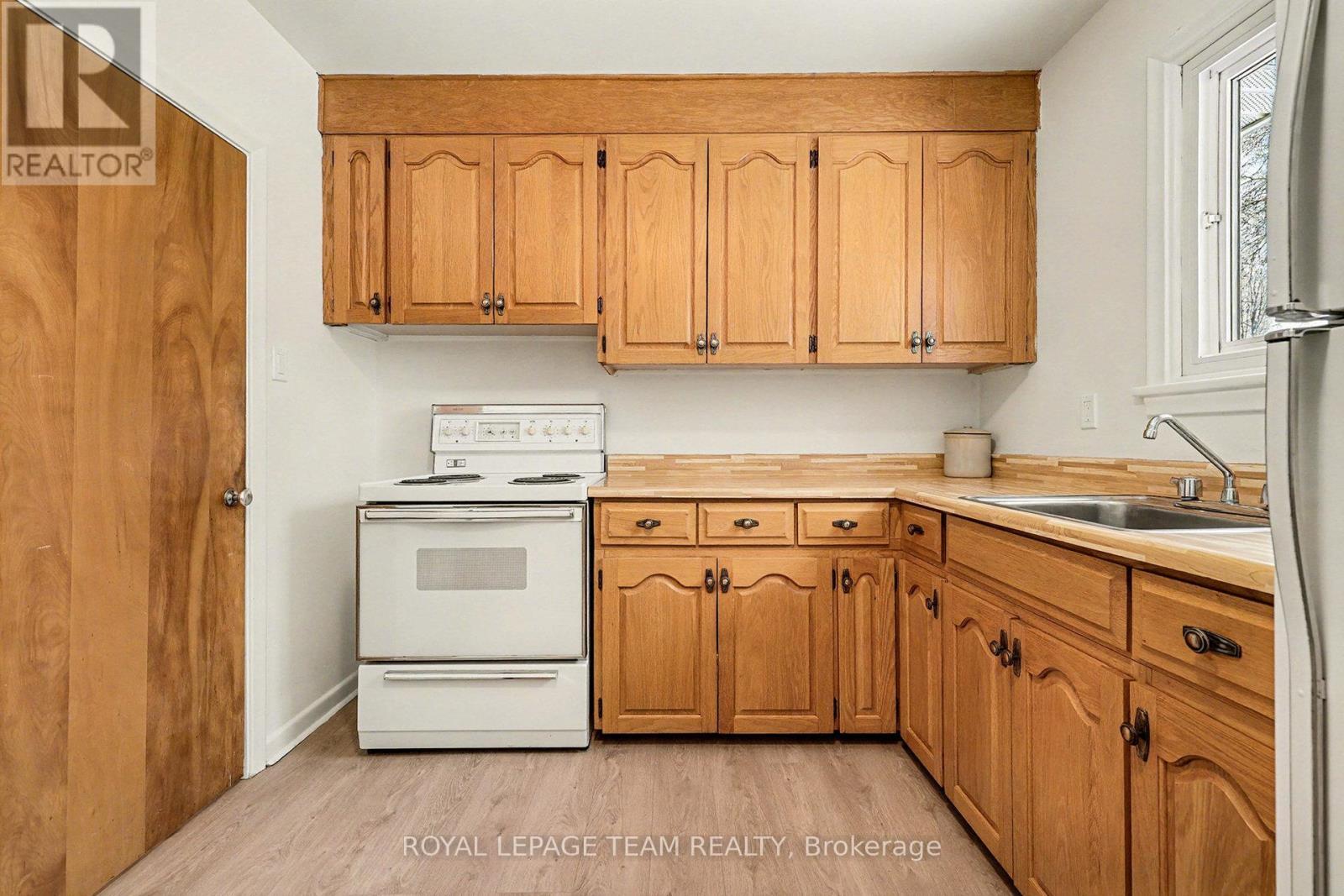 733 Halstead Street, Ottawa, ON - Indoor Photo Showing Kitchen