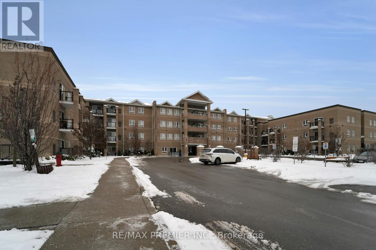 2310 - 481 Rupert Avenue, Whitchurch-Stouffville, ON - Outdoor With Balcony With Facade