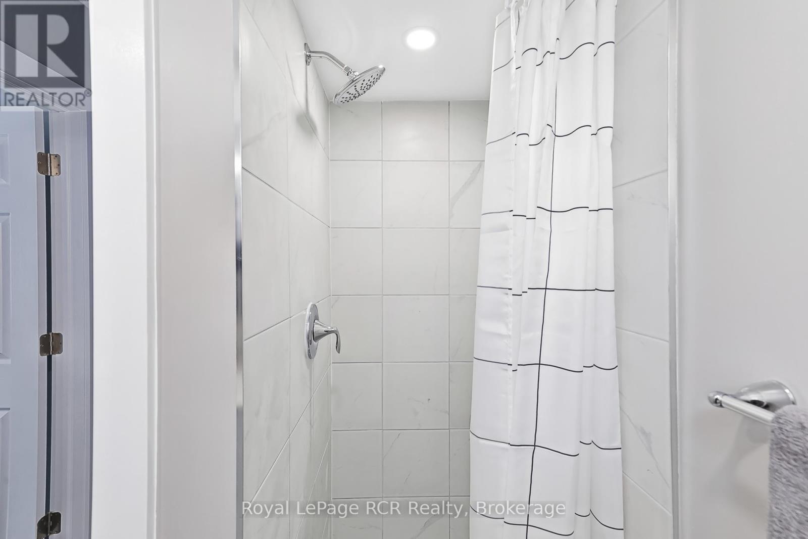 80 - 21 Dawson Drive, Collingwood, ON - Indoor Photo Showing Bathroom