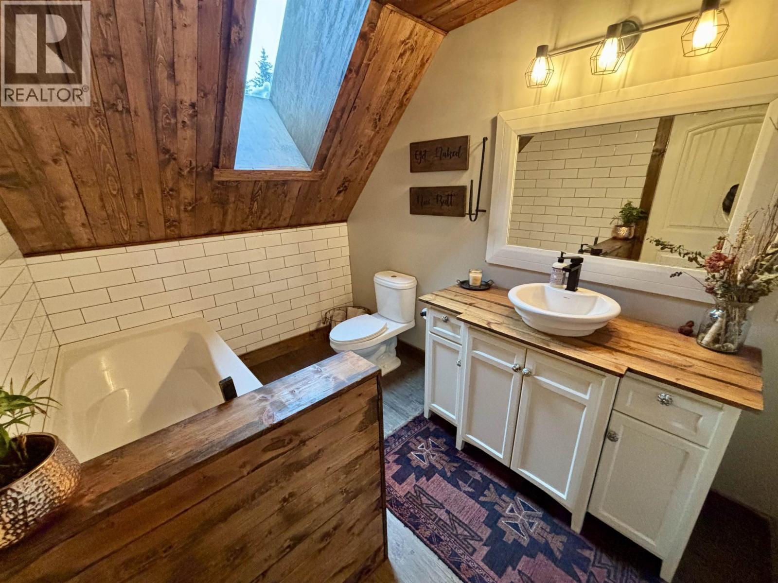 8 Drake Street, Kitimat, BC - Indoor Photo Showing Bathroom