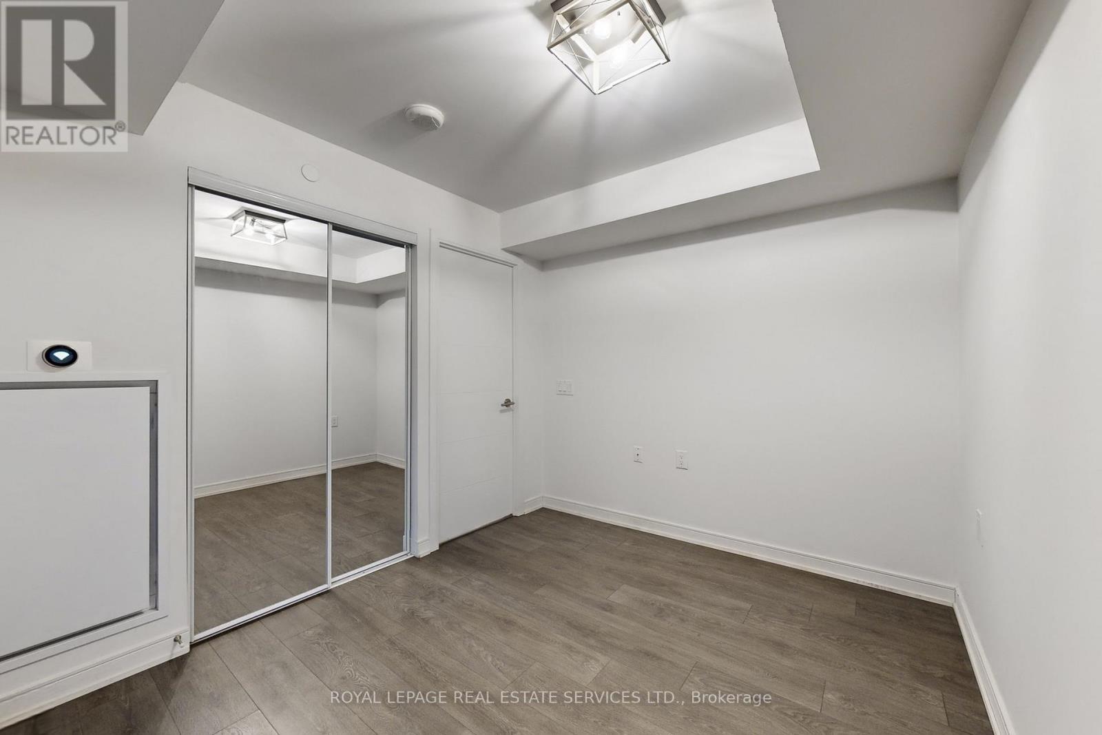 601 - 525 Adelaide Street W, Toronto, ON - Indoor Photo Showing Other Room