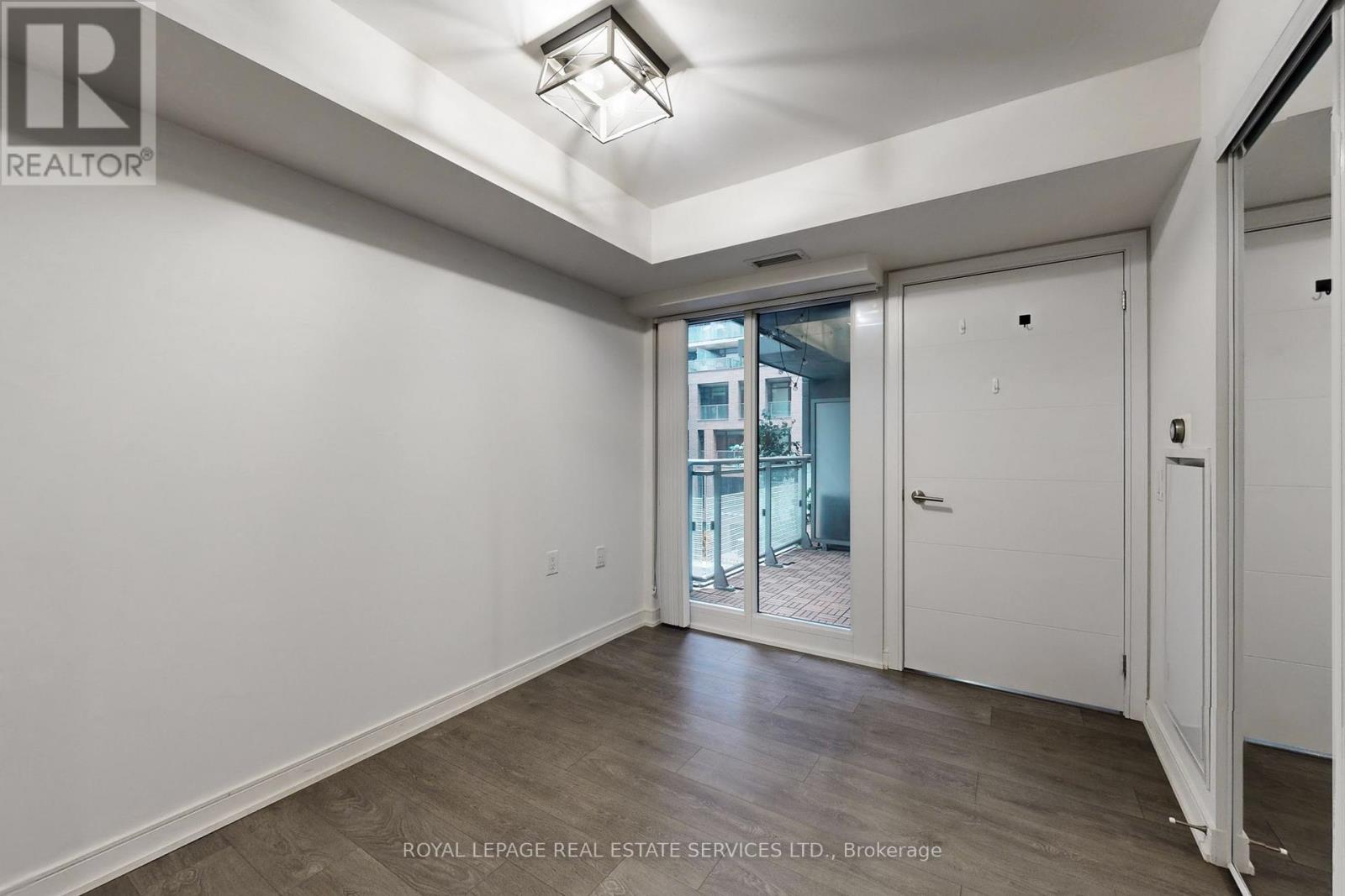 601 - 525 Adelaide Street W, Toronto, ON - Indoor Photo Showing Other Room