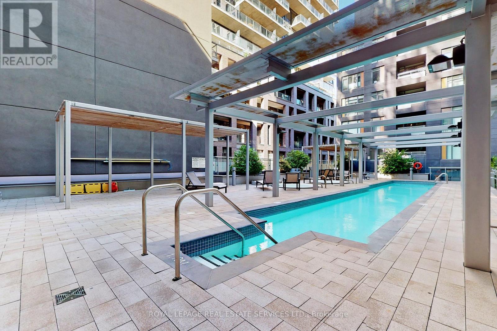 601 - 525 Adelaide Street W, Toronto, ON - Outdoor With In Ground Pool