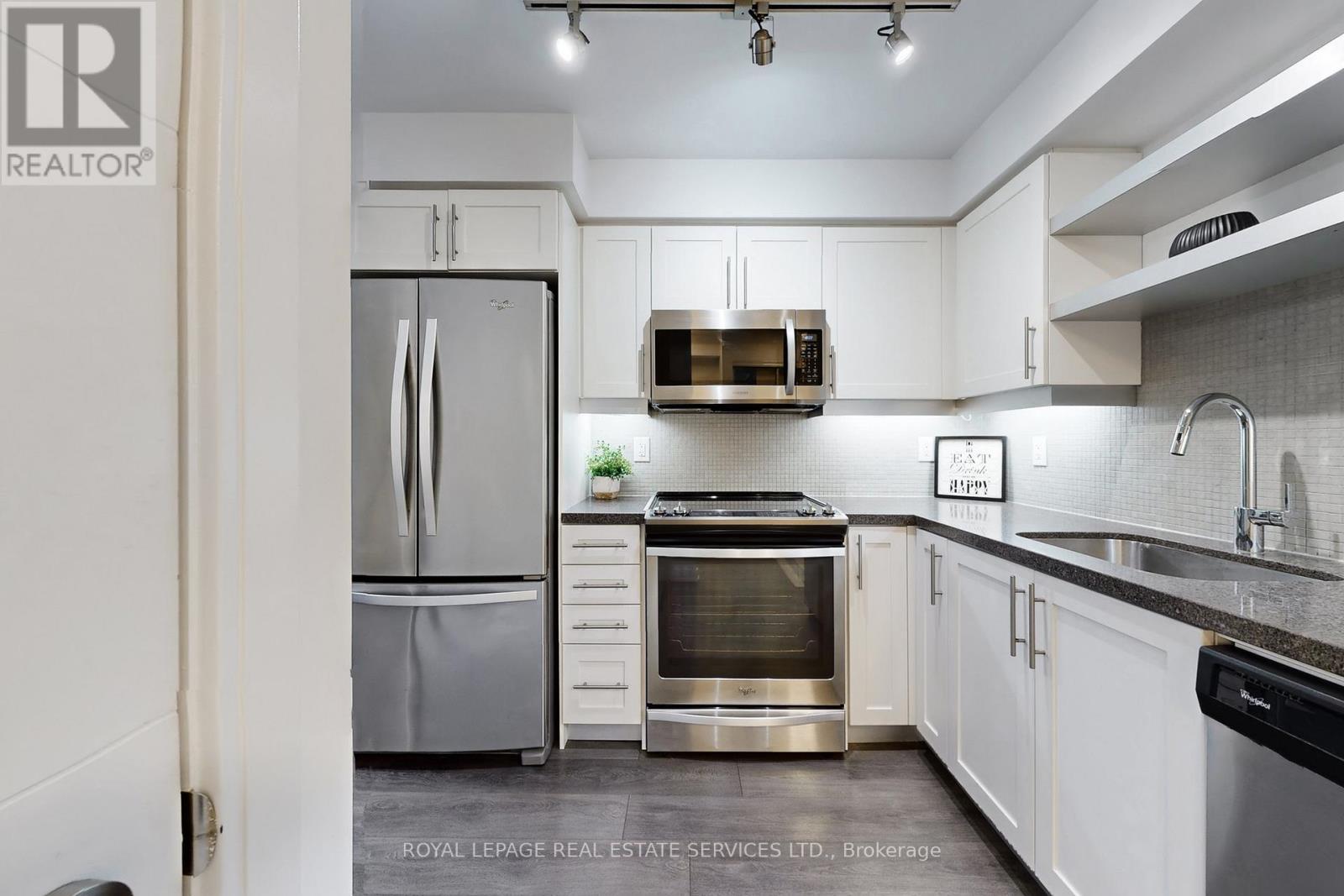 601 - 525 Adelaide Street W, Toronto, ON - Indoor Photo Showing Kitchen With Upgraded Kitchen