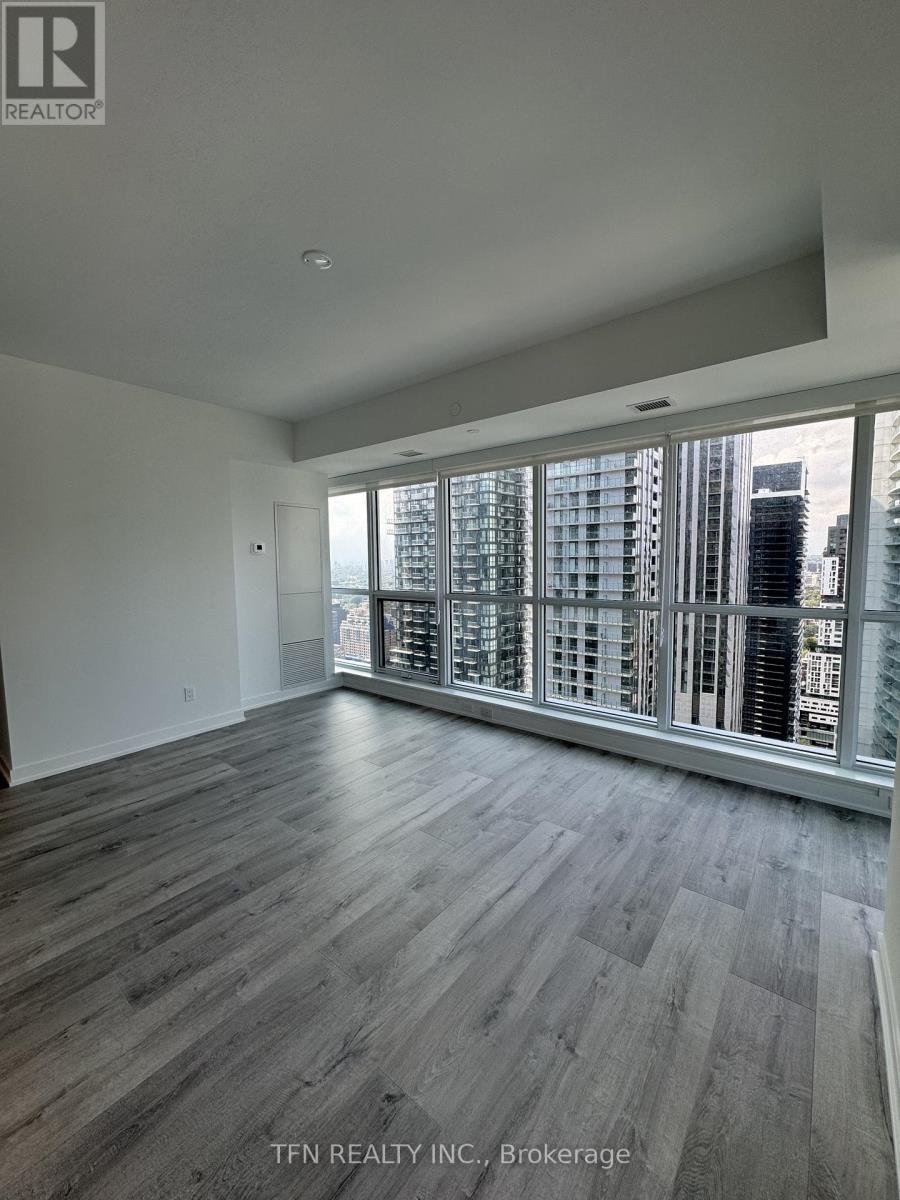 3707 - 327 King Street W, Toronto, ON - Indoor