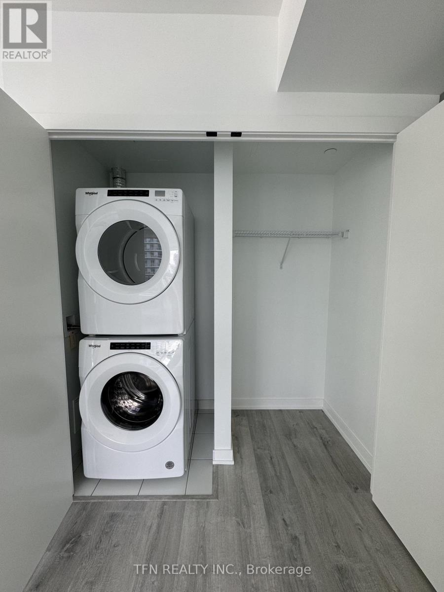 3707 - 327 King Street W, Toronto, ON - Indoor Photo Showing Laundry Room