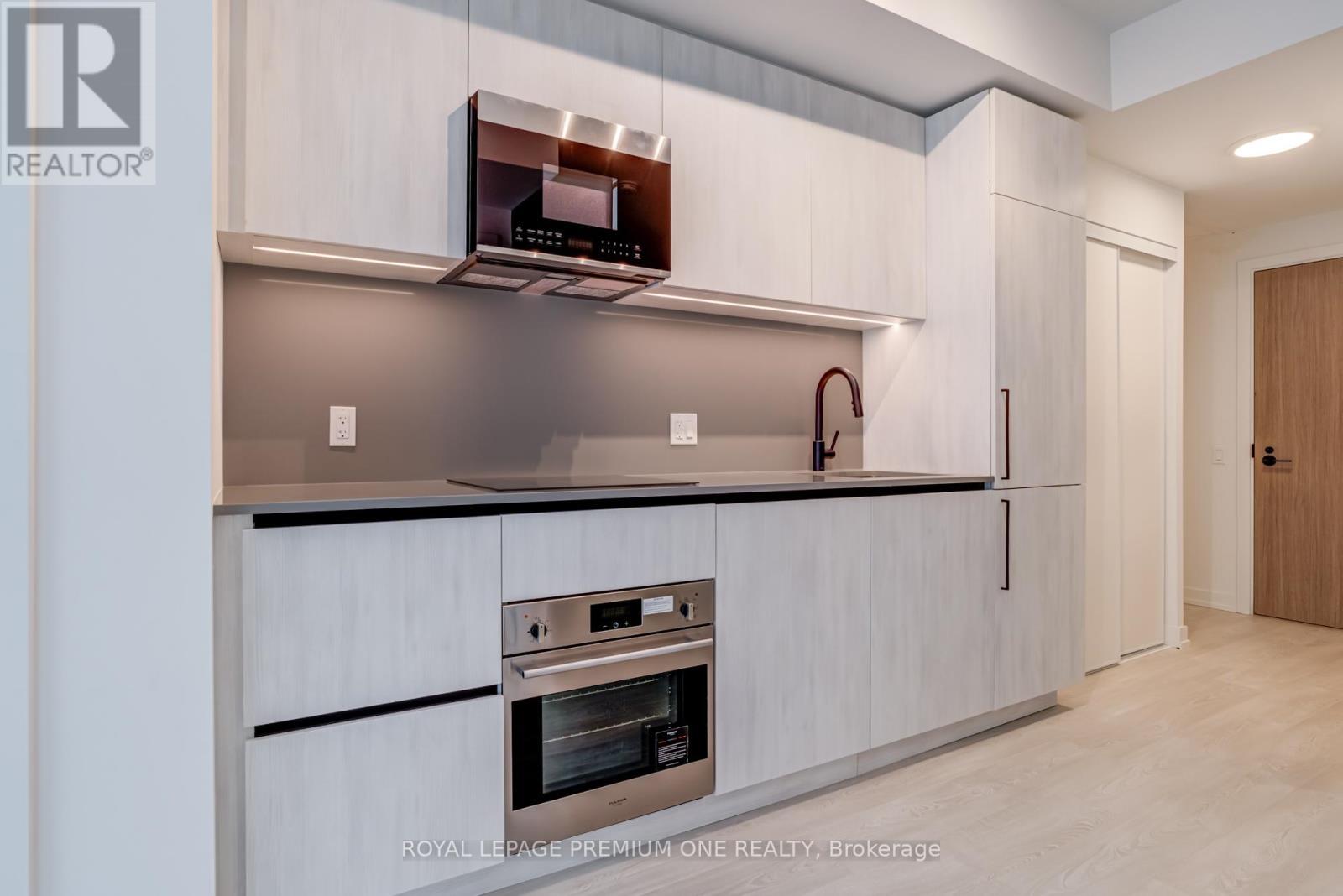 425 - 33 Parliament Street, Toronto, ON - Indoor Photo Showing Kitchen