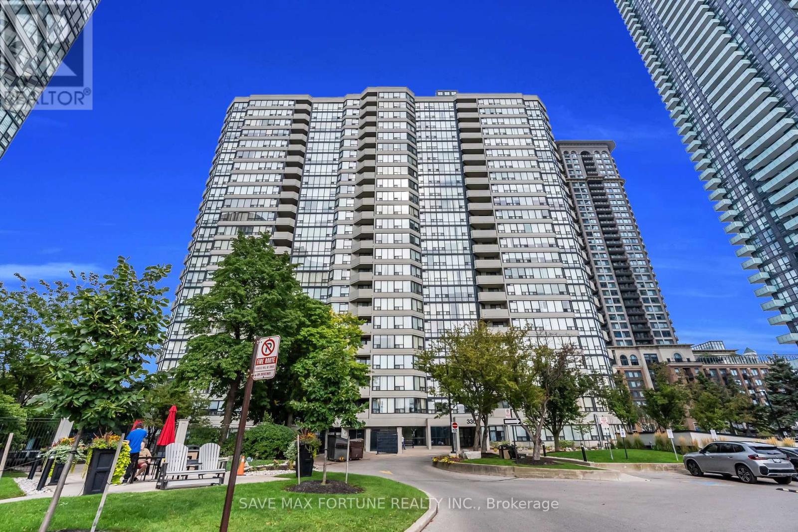 1006 - 330 Rathburn Road W, Mississauga, ON - Outdoor With Facade