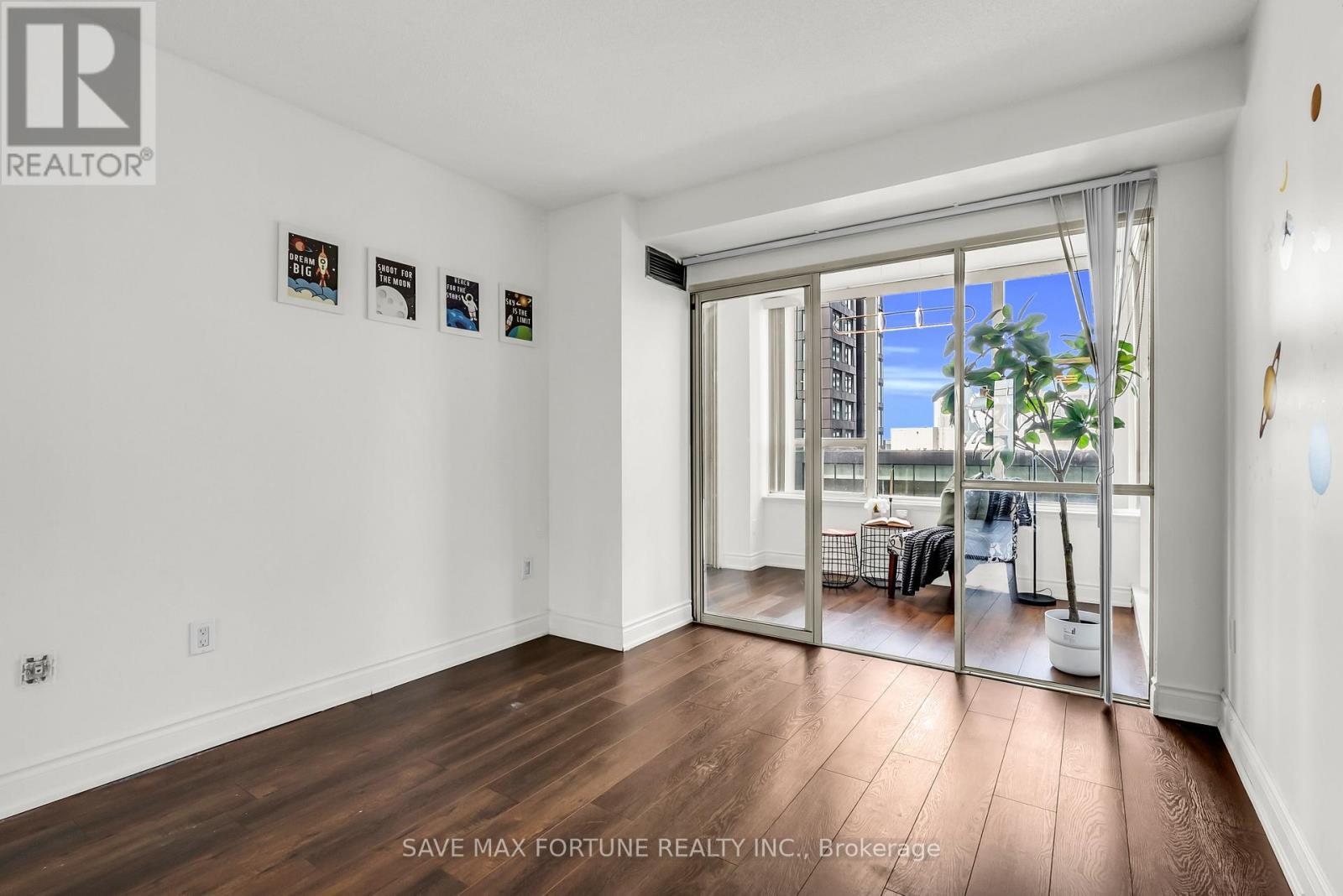 1006 - 330 Rathburn Road W, Mississauga, ON - Indoor Photo Showing Other Room