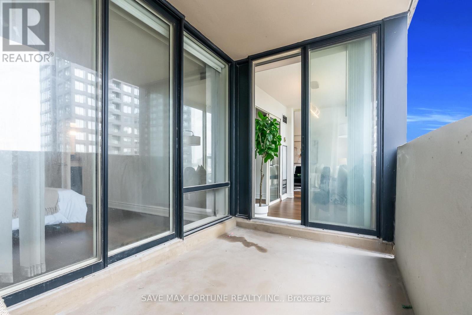 1006 - 330 Rathburn Road W, Mississauga, ON - Outdoor With Balcony With Exterior