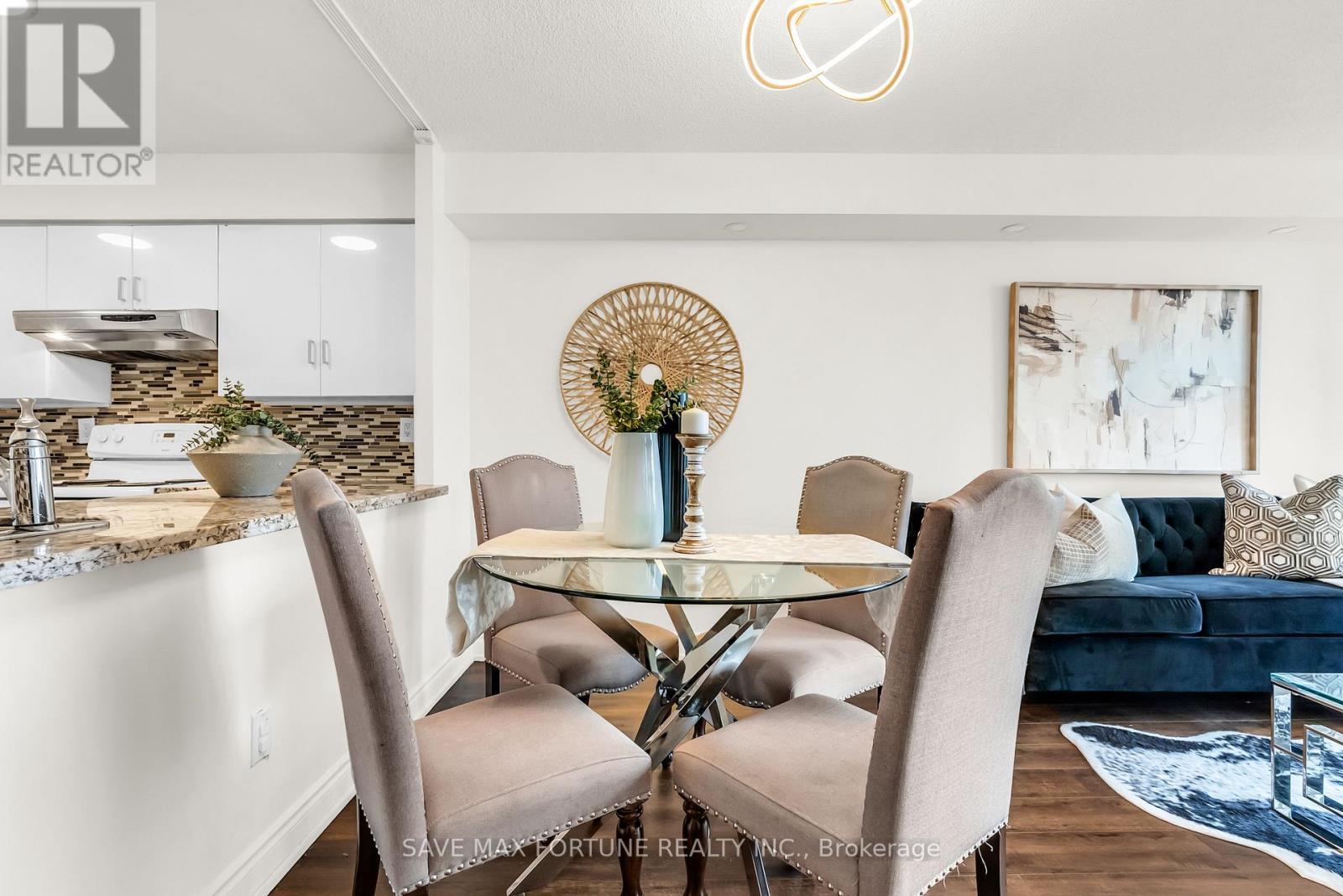 1006 - 330 Rathburn Road W, Mississauga, ON - Indoor