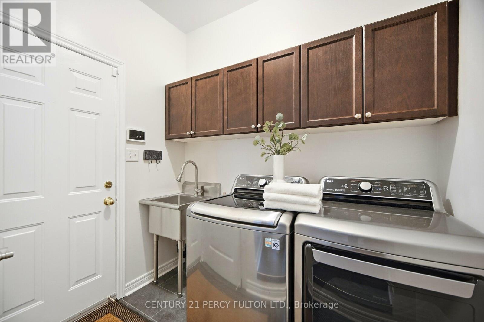 5 Waldron Court, Ajax, ON - Indoor