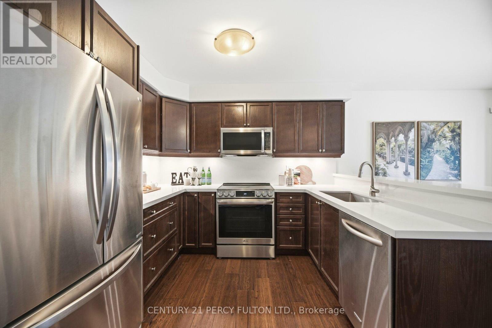 5 Waldron Court, Ajax, ON - Indoor Photo Showing Kitchen