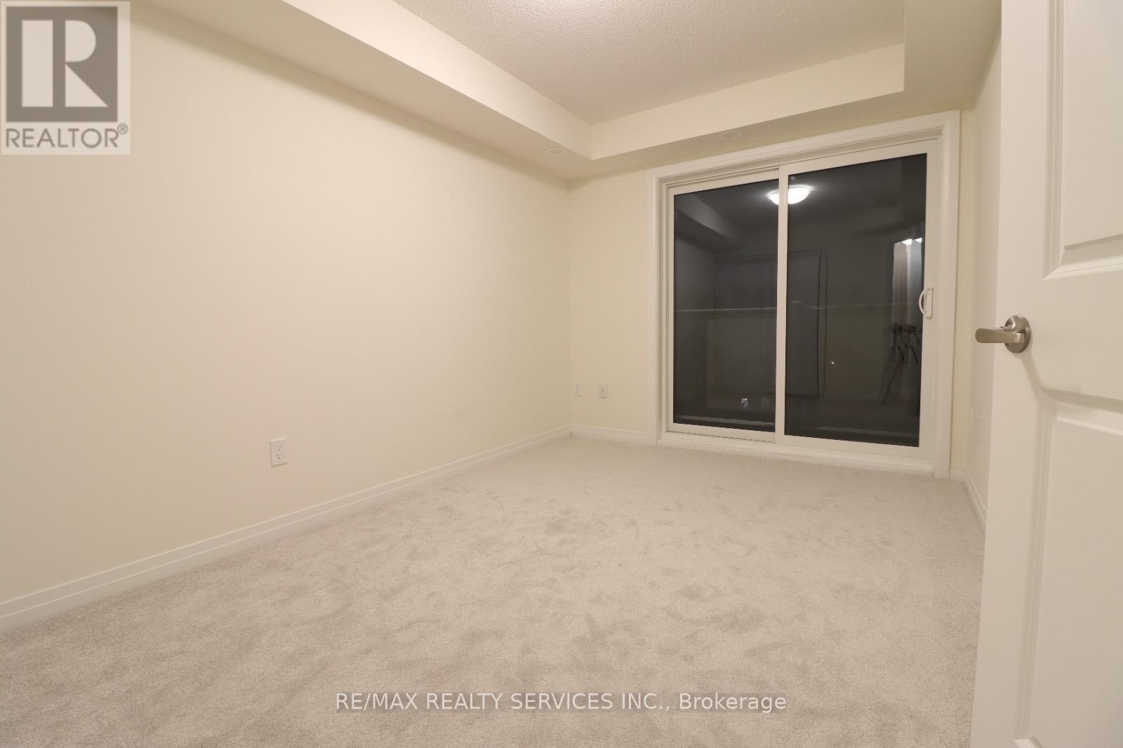 15 - 245 Mclevin Avenue, Toronto, ON - Indoor Photo Showing Other Room