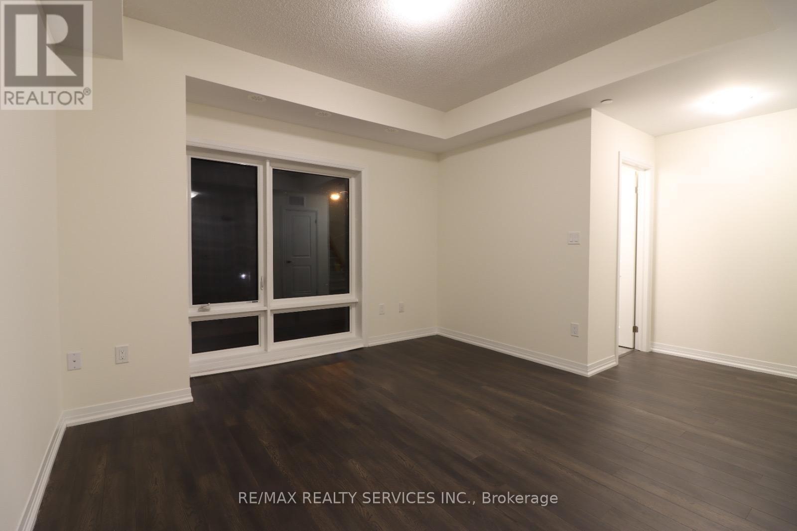 15 - 245 Mclevin Avenue, Toronto, ON - Indoor Photo Showing Other Room