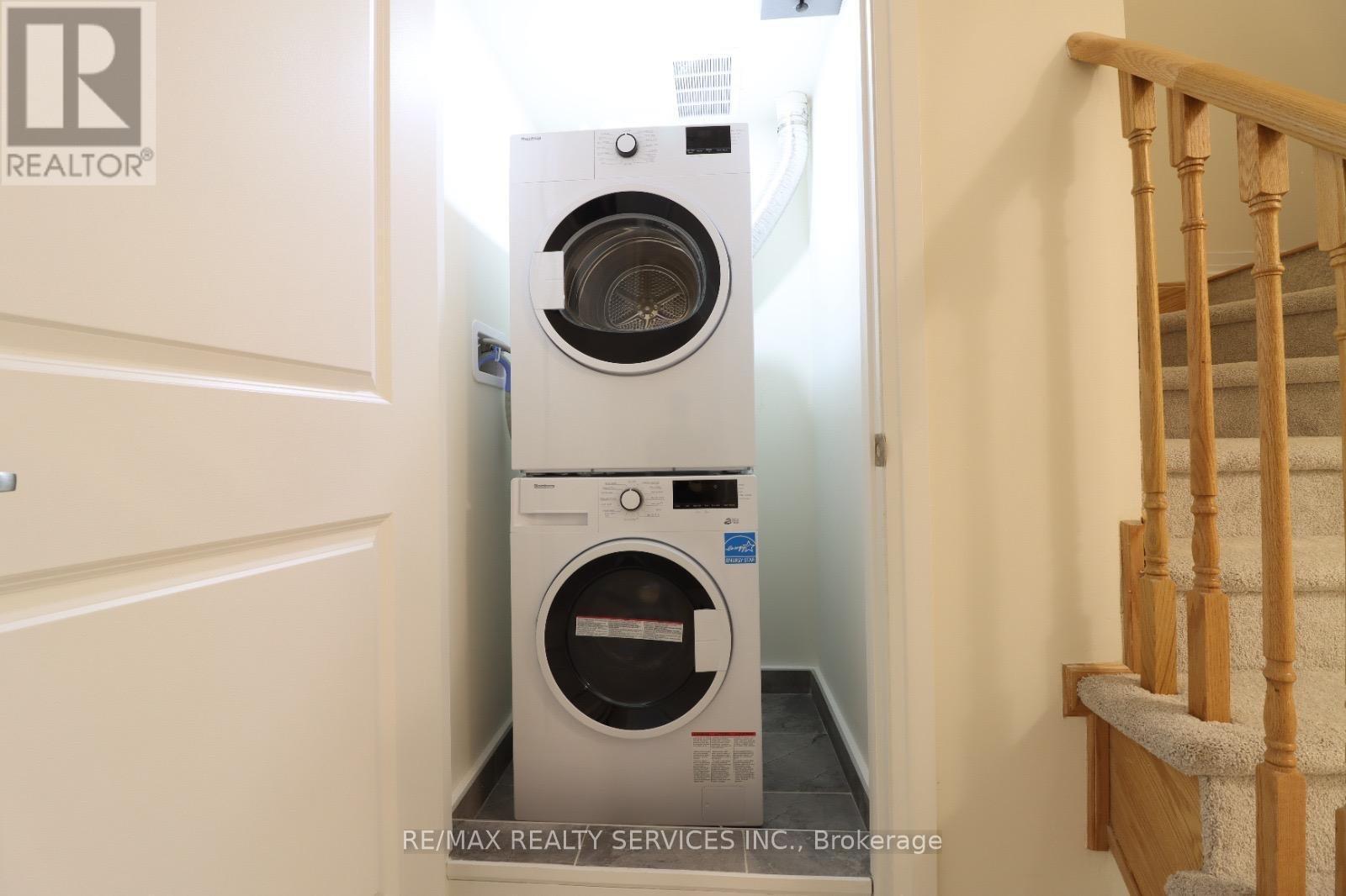 15 - 245 Mclevin Avenue, Toronto, ON - Indoor Photo Showing Laundry Room