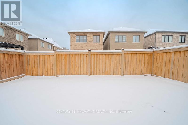 3 Whitefish Street, Whitby, ON - Outdoor