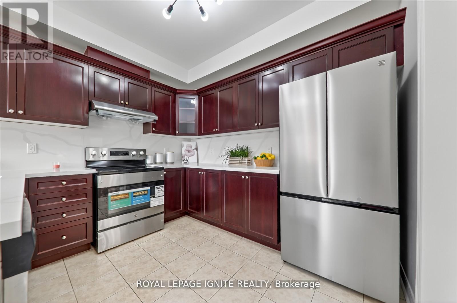Main - 163 Seasons Drive, Toronto, ON - Indoor Photo Showing Kitchen With Stainless Steel Kitchen