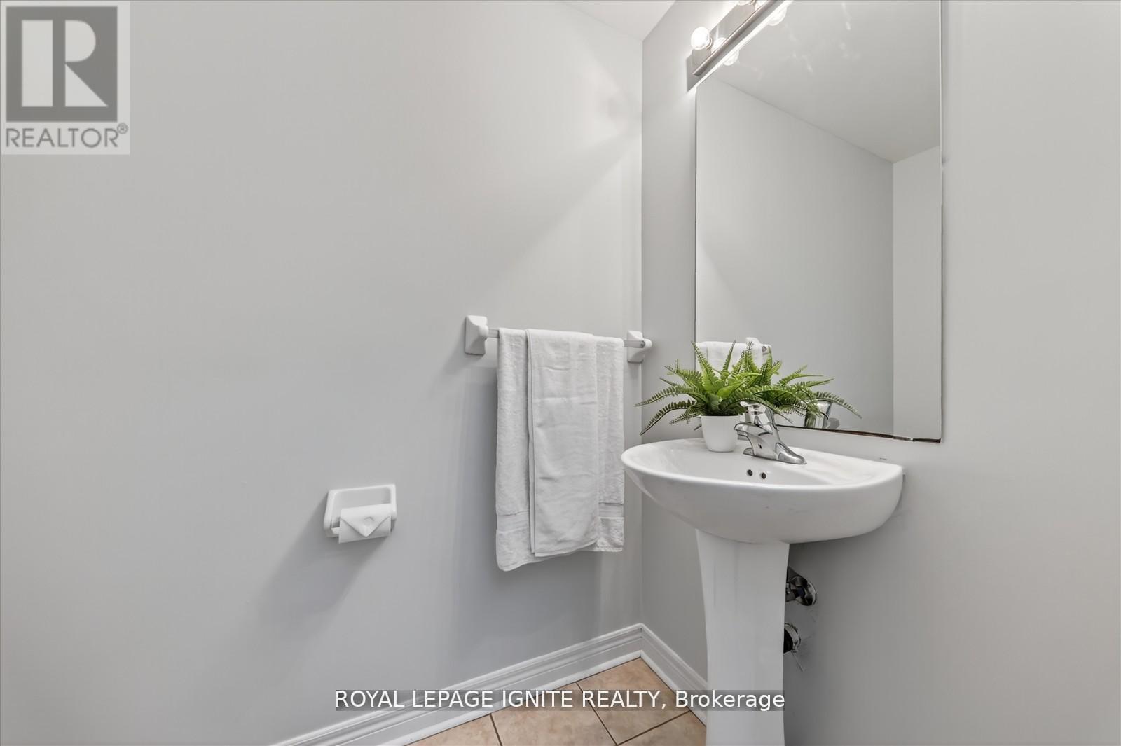 Main - 163 Seasons Drive, Toronto, ON - Indoor Photo Showing Bathroom
