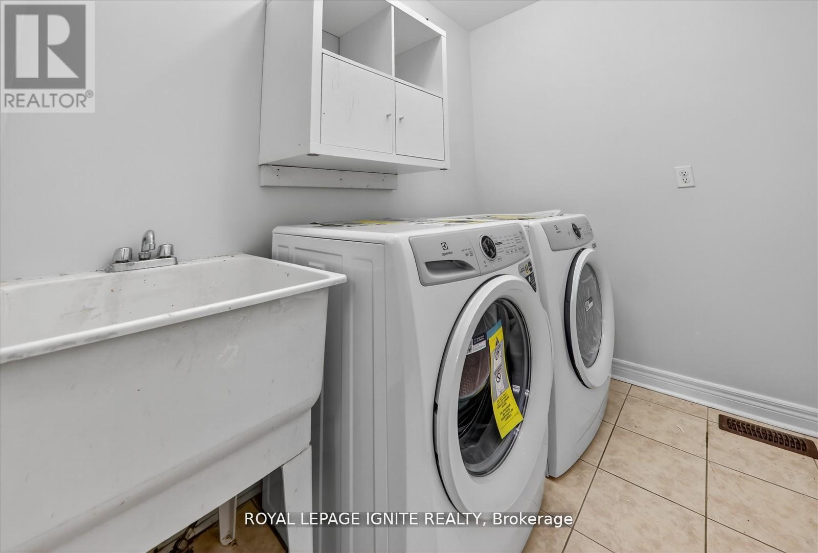 Main - 163 Seasons Drive, Toronto, ON - Indoor Photo Showing Laundry Room