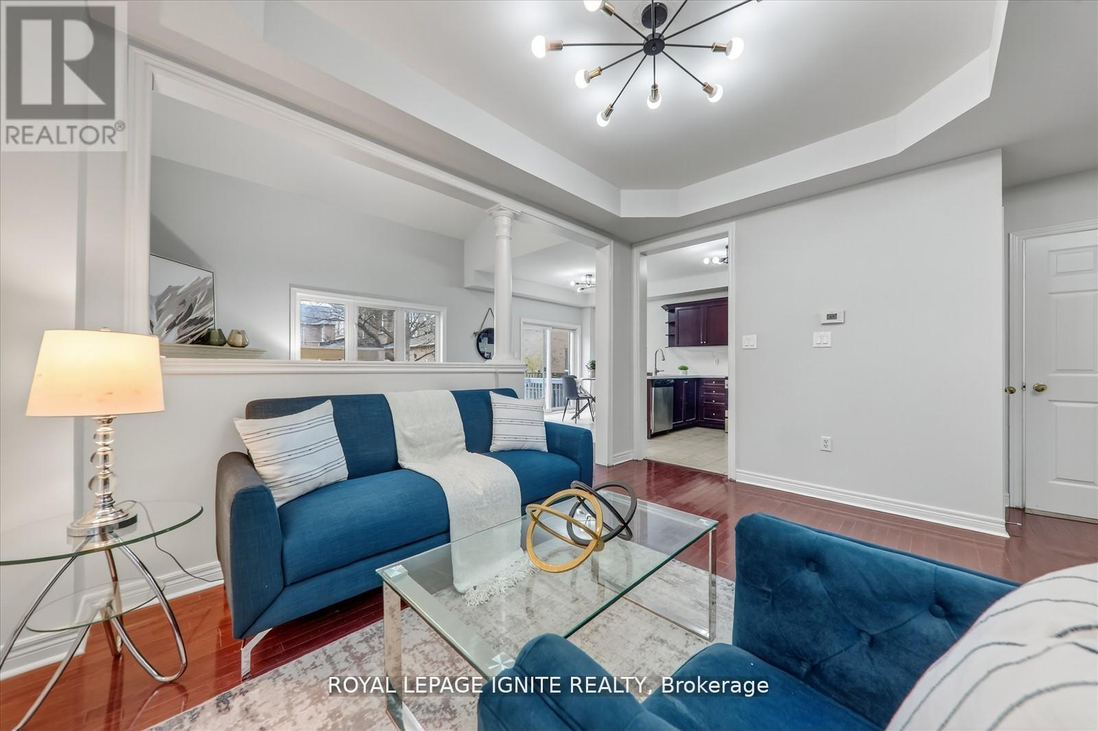 Main - 163 Seasons Drive, Toronto, ON - Indoor Photo Showing Living Room
