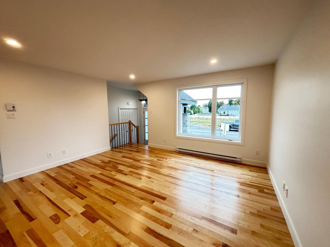 Salon - 572 D'Apollon, Saint-Gilles, QC - Indoor Photo Showing Other Room