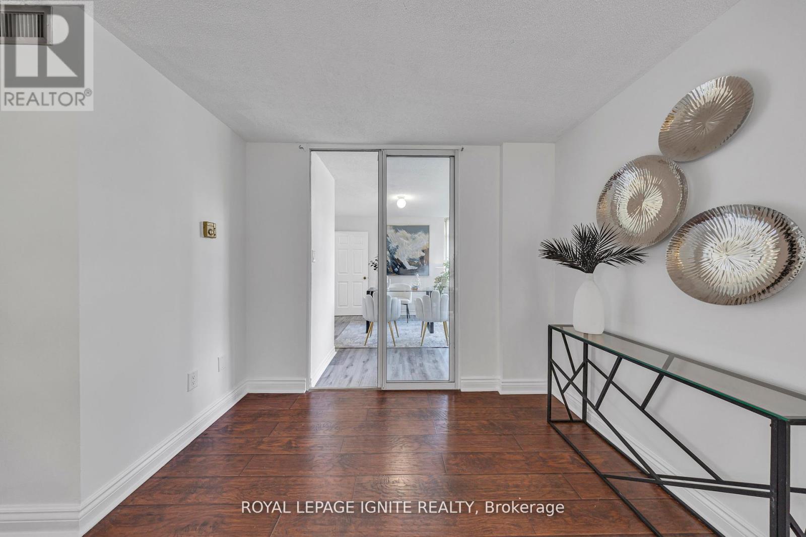 215 - 88 Alton Towers Circle, Toronto, ON - Indoor Photo Showing Other Room