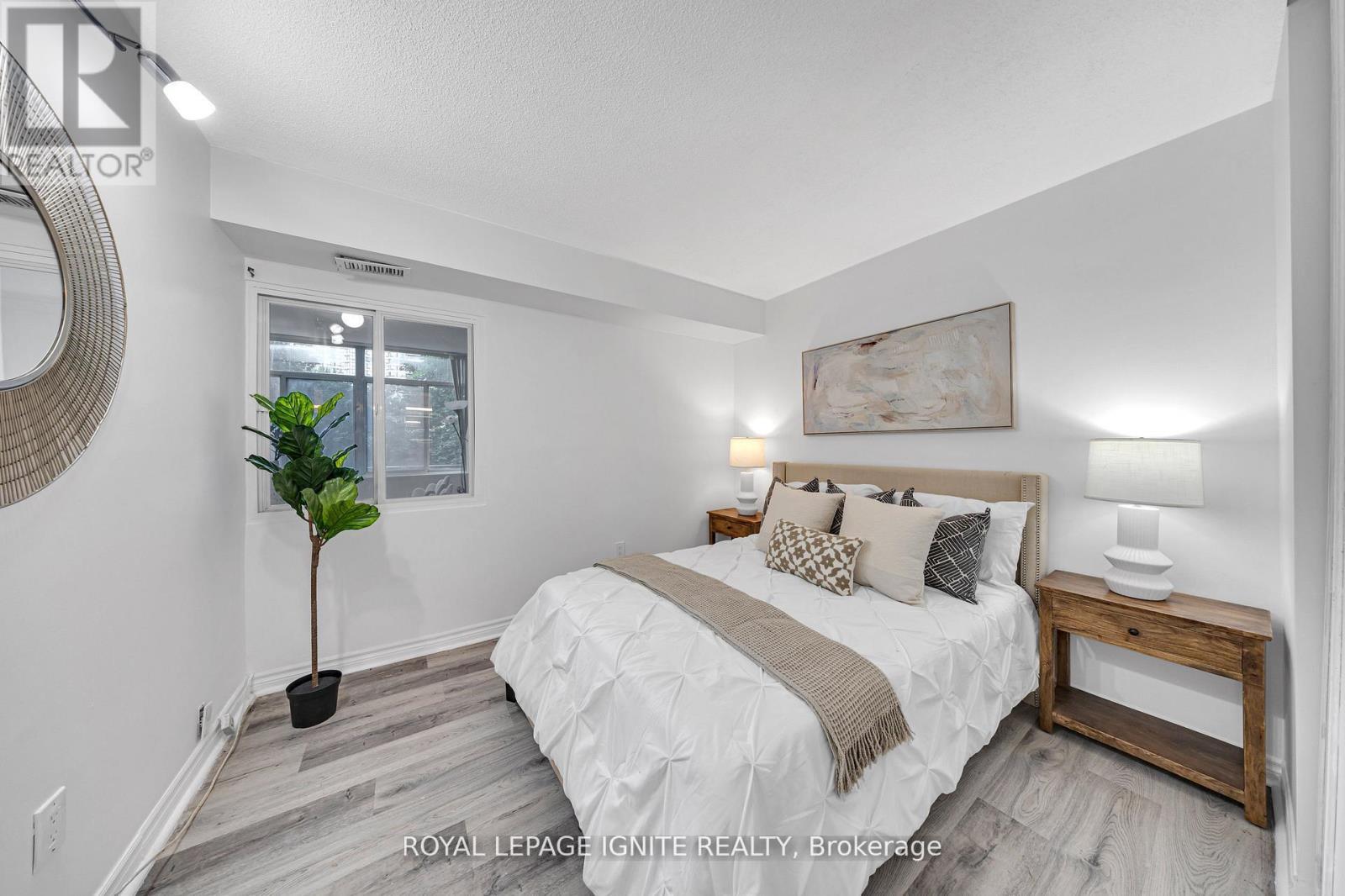 215 - 88 Alton Towers Circle, Toronto, ON - Indoor Photo Showing Bedroom