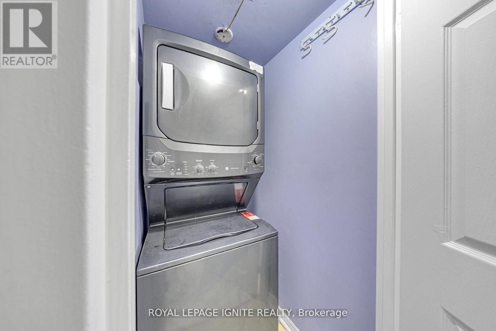 215 - 88 Alton Towers Circle, Toronto, ON - Indoor Photo Showing Laundry Room