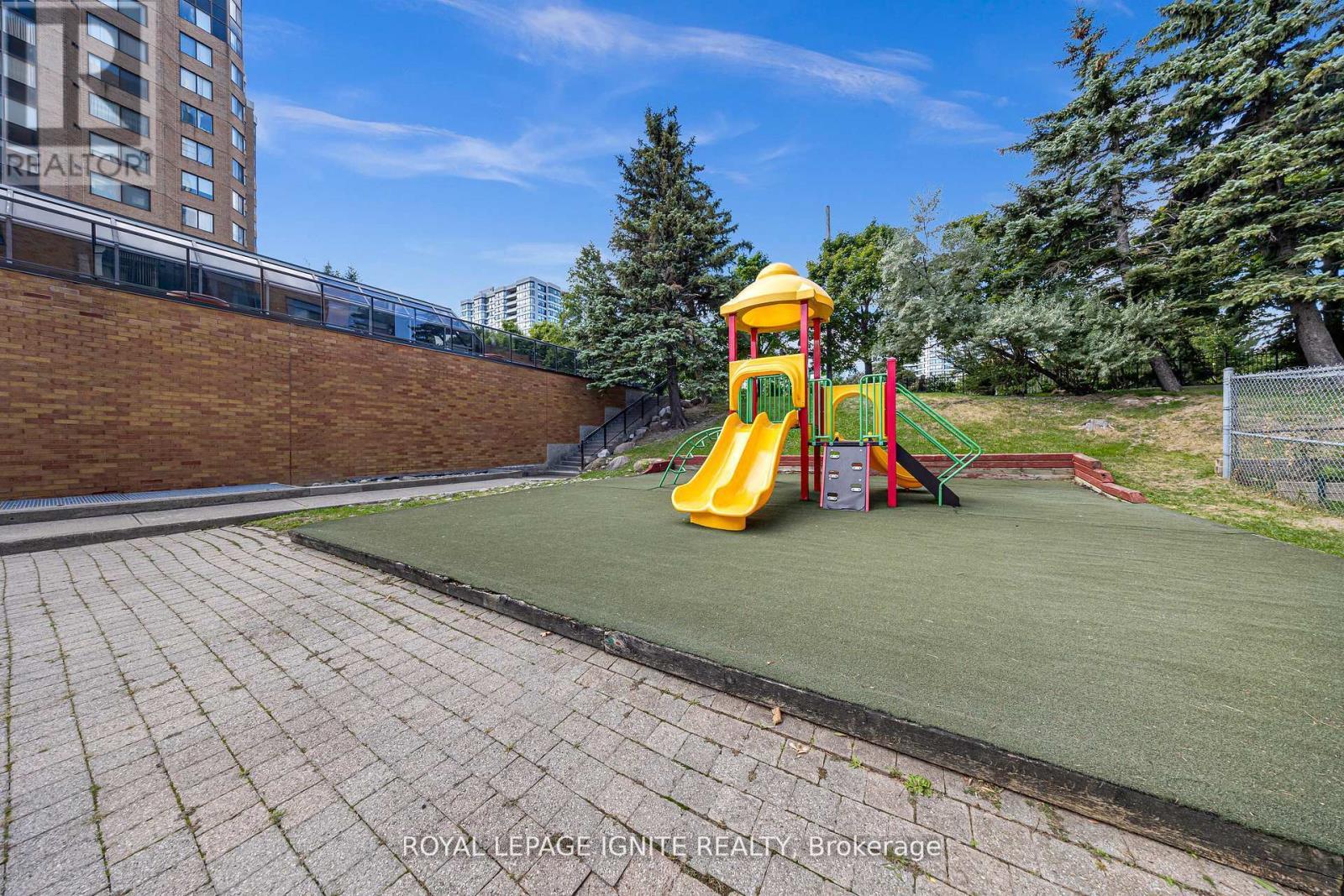 215 - 88 Alton Towers Circle, Toronto, ON - Outdoor