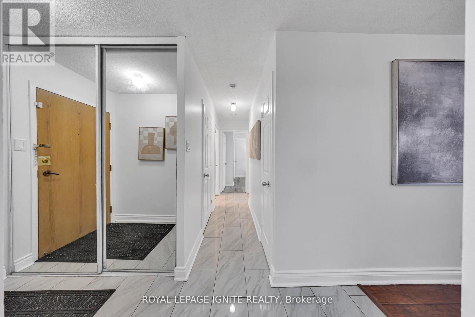 215 - 88 Alton Towers Circle, Toronto, ON - Indoor Photo Showing Other Room