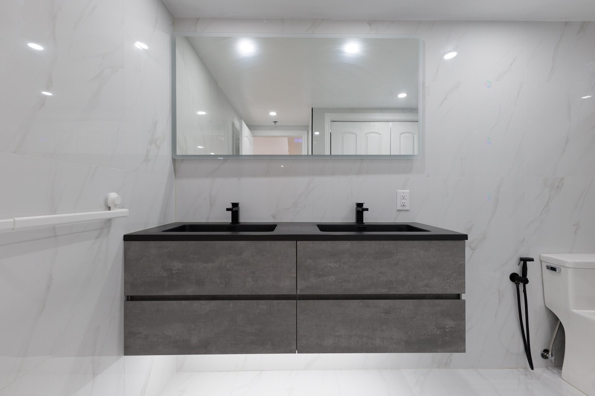 Bathroom - 301-6800 Boul. Henri-Bourassa O., Montréal (Saint-Laurent), QC - Indoor