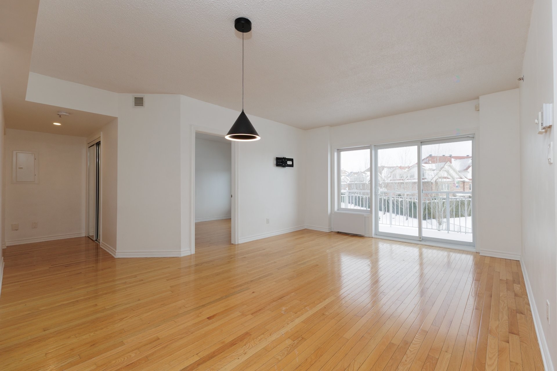 Living Room - 301-6800 Boul. Henri-Bourassa O., Montréal (Saint-Laurent), QC - Indoor Photo Showing Other Room