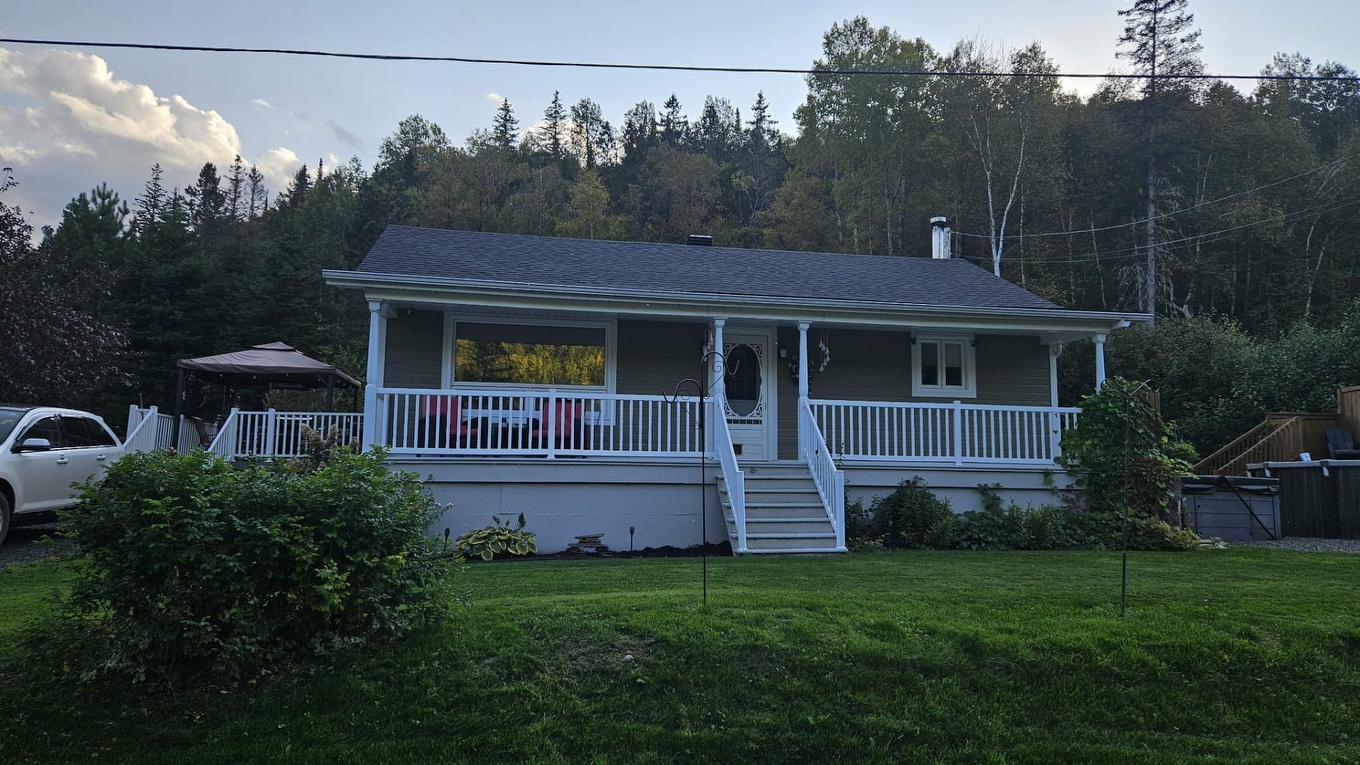 Extérieur - 27 Ch. Haley, Matapédia, QC - Outdoor With Deck Patio Veranda