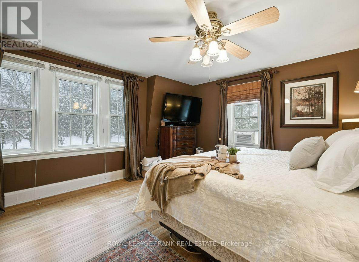 402 Eldon Road, Kawartha Lakes (Little Britain), ON - Indoor Photo Showing Bedroom