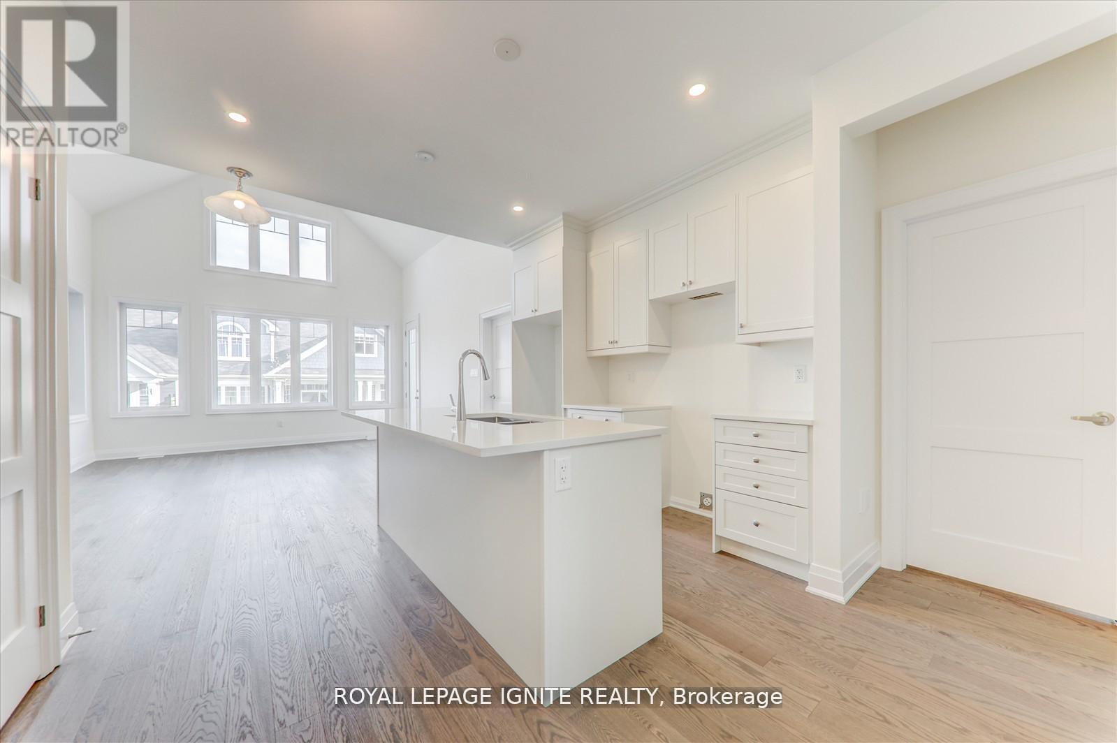 519 Hudson Crescent, Midland, ON - Indoor Photo Showing Kitchen