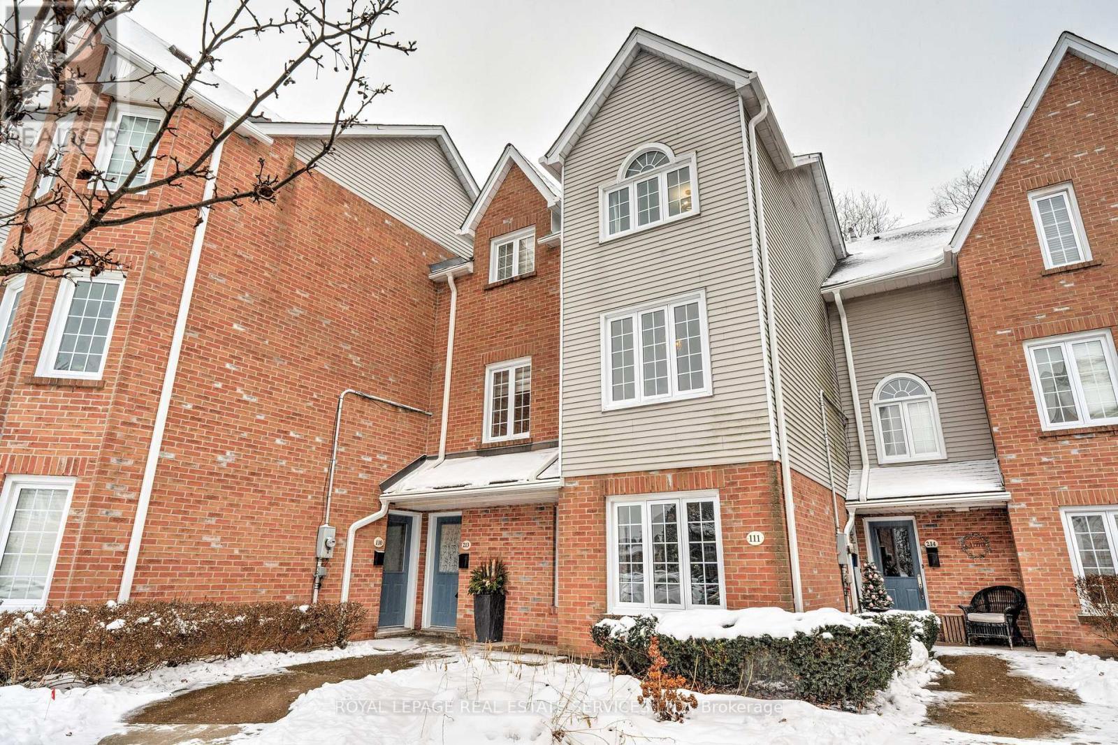 213 - 2110 Cleaver Avenue, Burlington, ON - Outdoor