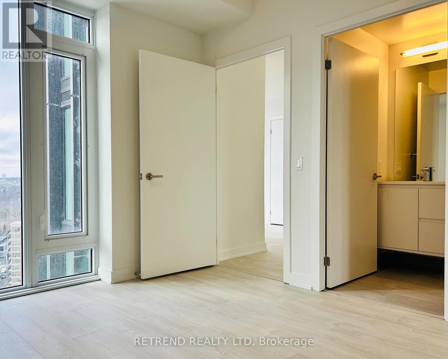 1914 - 1 Quarrington Lane, Toronto, ON - Indoor Photo Showing Other Room