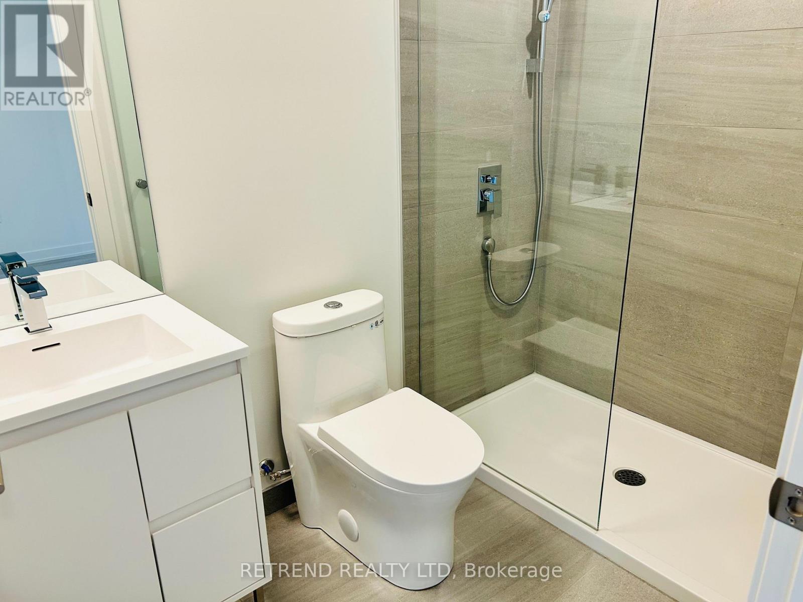 1914 - 1 Quarrington Lane, Toronto, ON - Indoor Photo Showing Bathroom