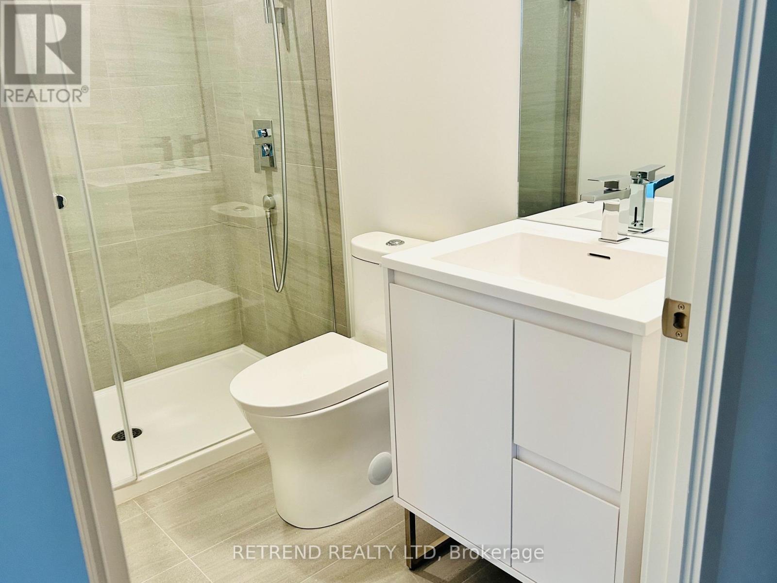 1914 - 1 Quarrington Lane, Toronto, ON - Indoor Photo Showing Bathroom