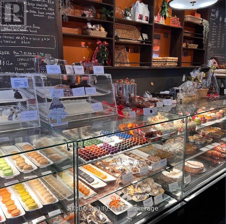 Retail And Upper - 627 Mount Pleasant Road, Toronto, ON