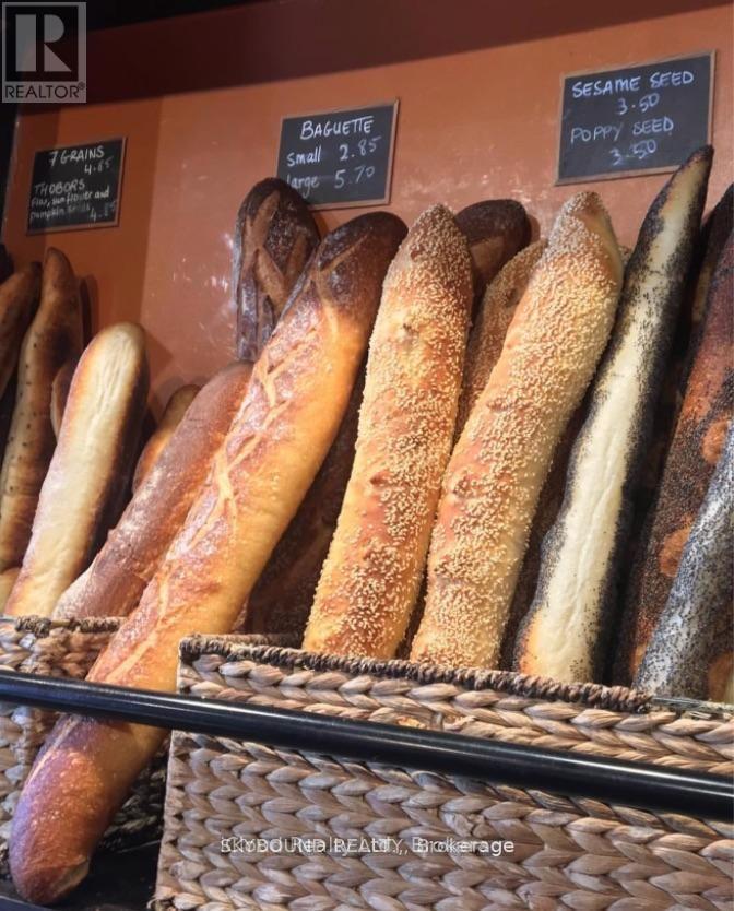 Retail And Upper - 627 Mount Pleasant Road, Toronto, ON