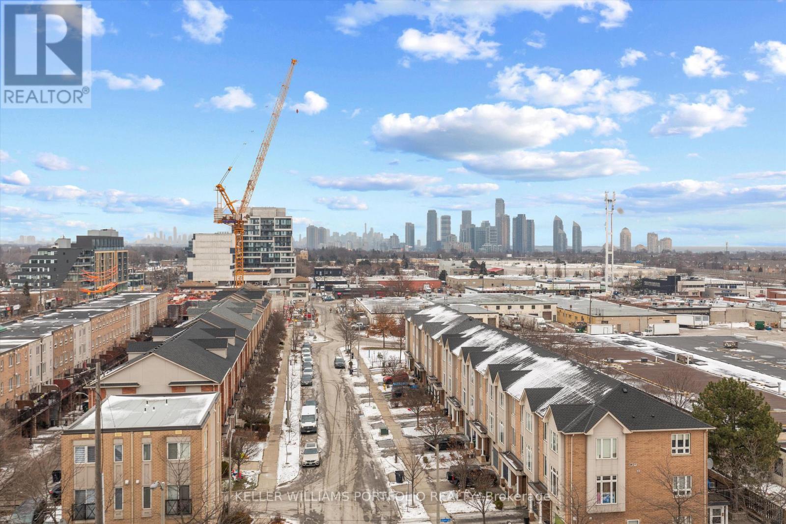 611 - 1007 The Queensway, Toronto, ON - Outdoor With View