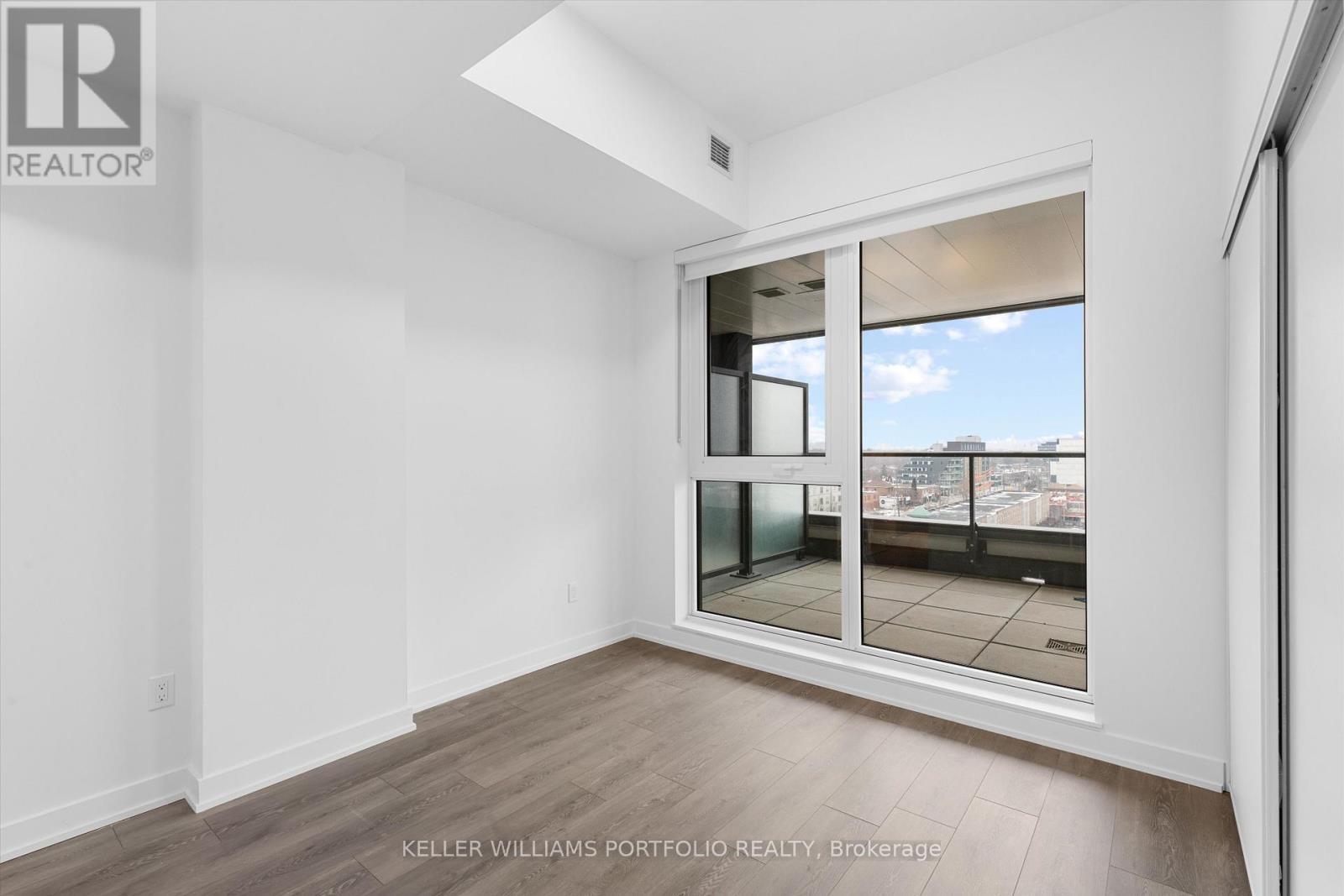 611 - 1007 The Queensway, Toronto, ON - Indoor Photo Showing Other Room